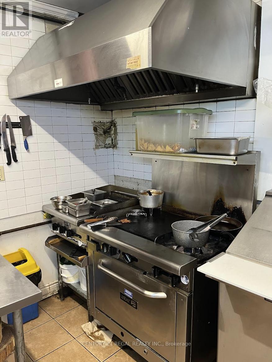 1688 Dufferin Street W, Toronto, Ontario  M6E 3P1 - Photo 7 - W12662628