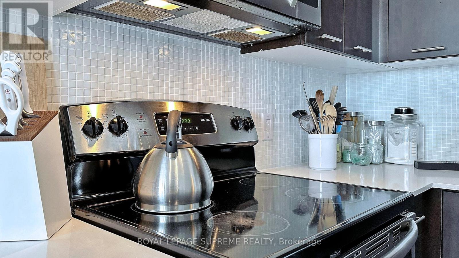 1705 - 2220 Lakeshore Boulevard, Toronto (Mimico), Ontario  M8V 0C1 - Photo 17 - W12662632