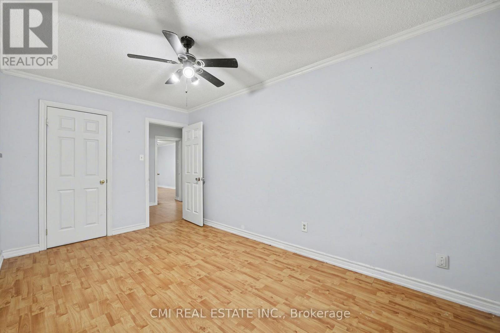 993 Lucerne Crescent, Mississauga, Ontario  L5C 3X6 - Photo 14 - W12662668