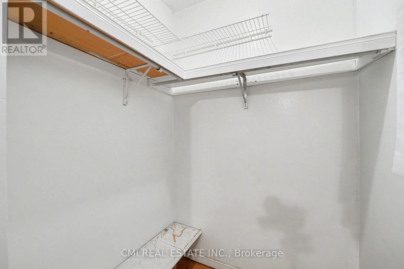 993 Lucerne Crescent, Mississauga, Ontario  L5C 3X6 - Photo 23 - W12662668