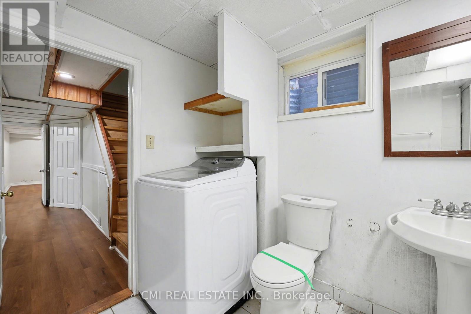 993 Lucerne Crescent, Mississauga, Ontario  L5C 3X6 - Photo 35 - W12662668