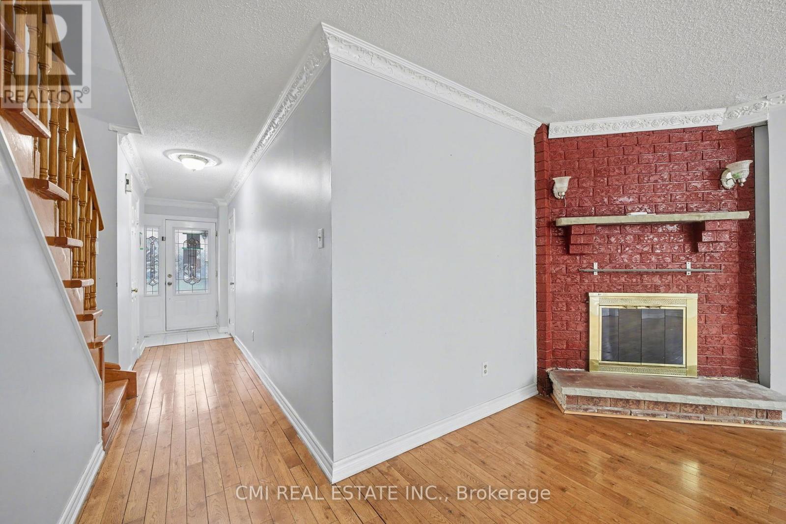 993 Lucerne Crescent, Mississauga, Ontario  L5C 3X6 - Photo 7 - W12662668