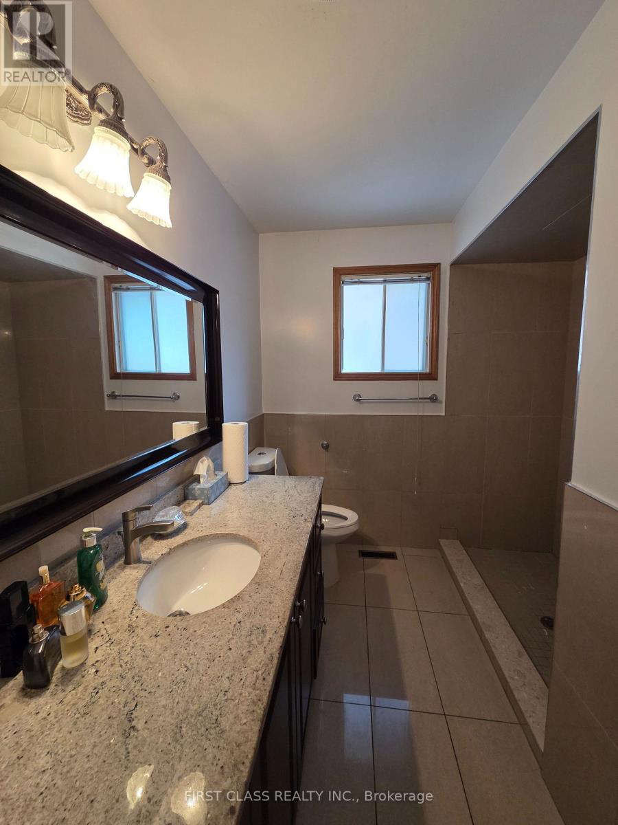 1622 Anworld Court, Mississauga, Ontario  L4W 2V9 - Photo 11 - W12662674