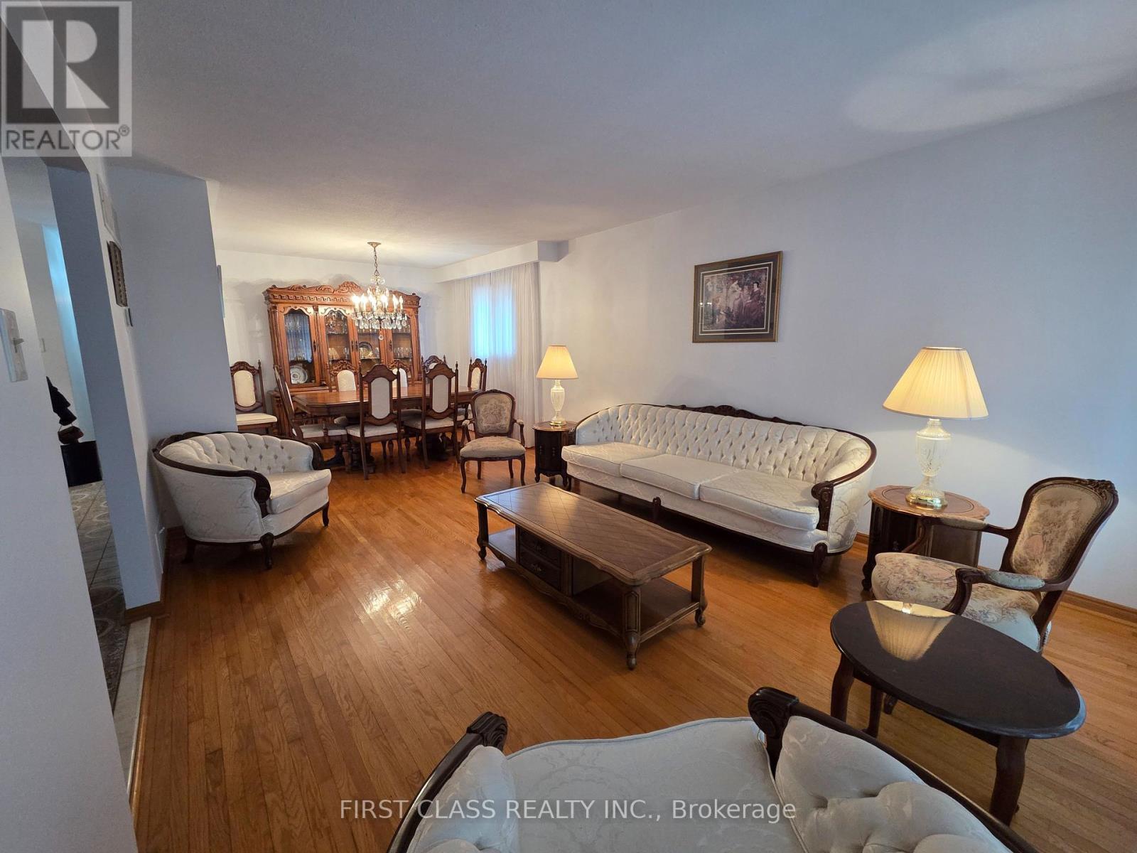 1622 Anworld Court, Mississauga, Ontario  L4W 2V9 - Photo 5 - W12662674