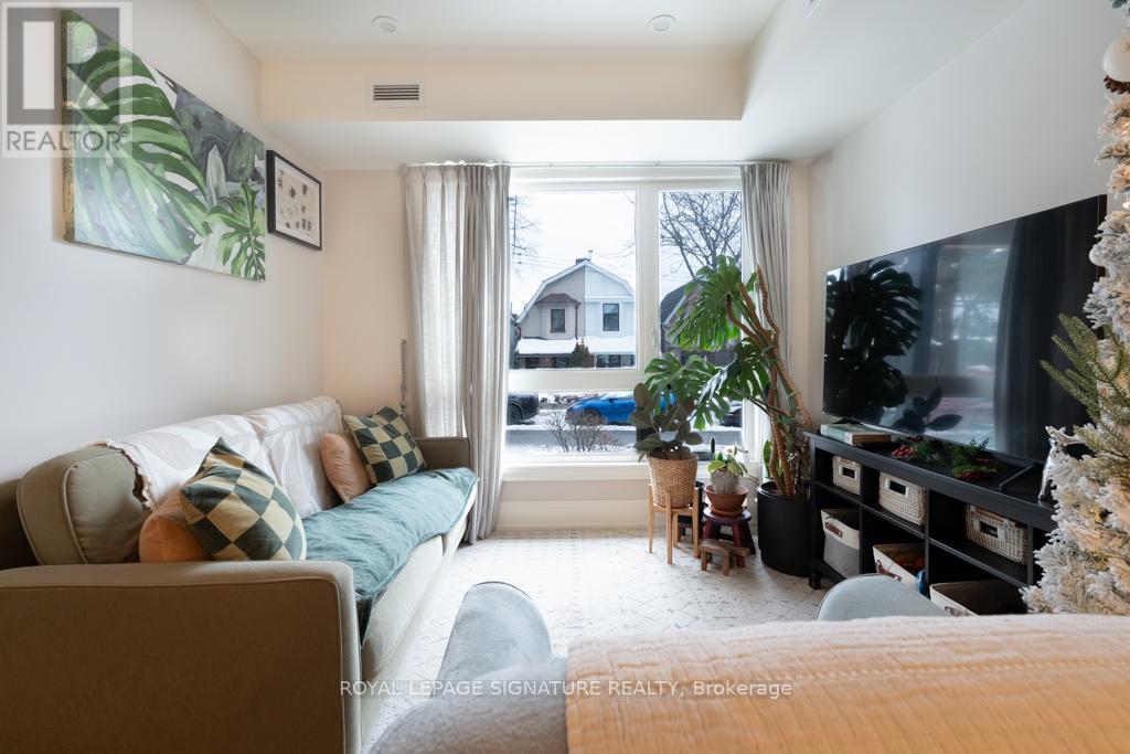 1 - 398 Westmoreland Avenue N, Toronto (Dovercourt-Wallace Emerson-Junction), Ontario  M6H 3A7 - Photo 3 - W12662680