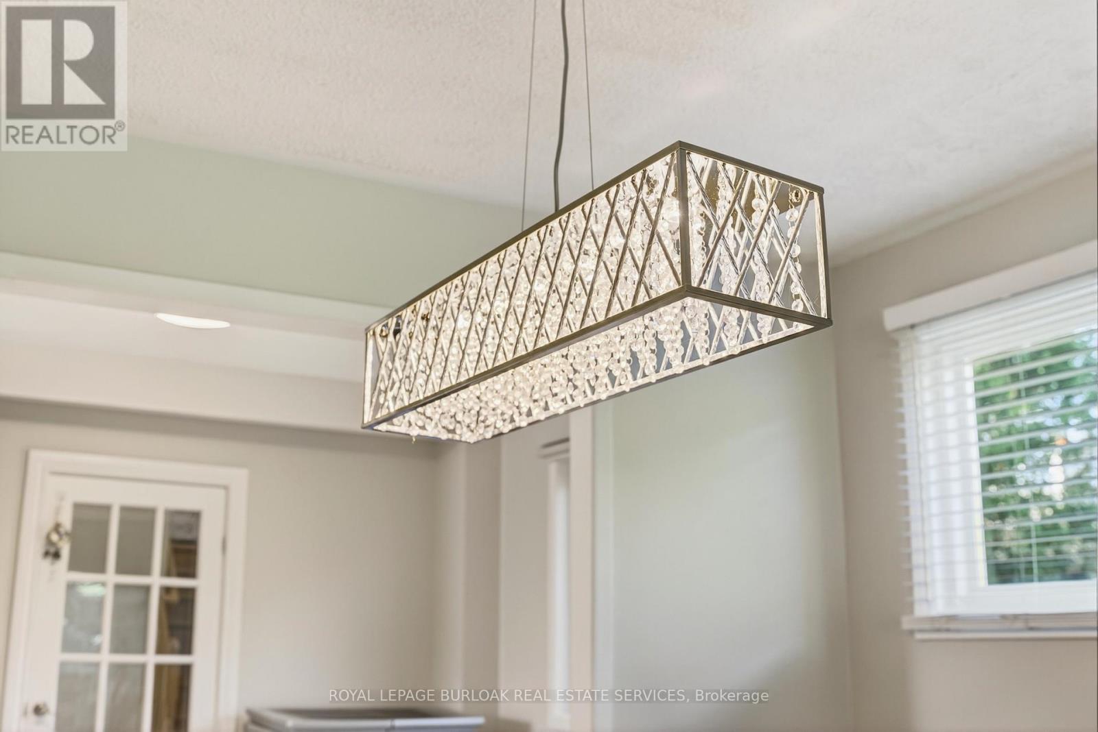 214 Vance Drive, Oakville, Ontario  L6L 3L1 - Photo 23 - W12662698