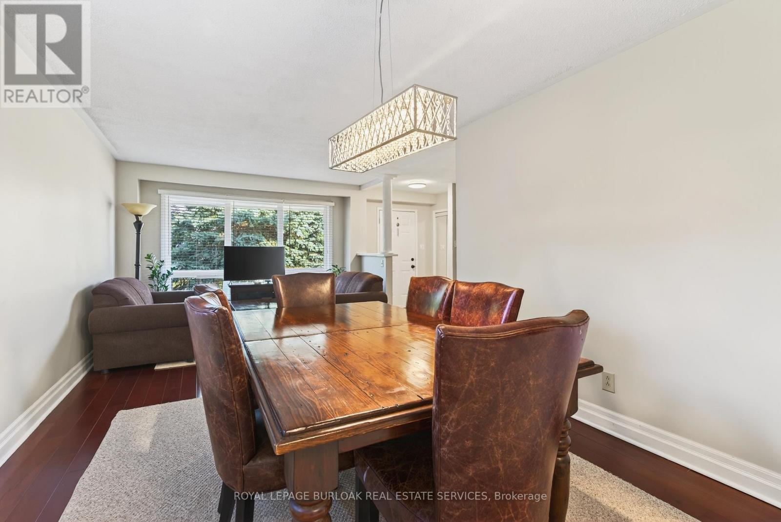 214 Vance Drive, Oakville, Ontario  L6L 3L1 - Photo 9 - W12662698