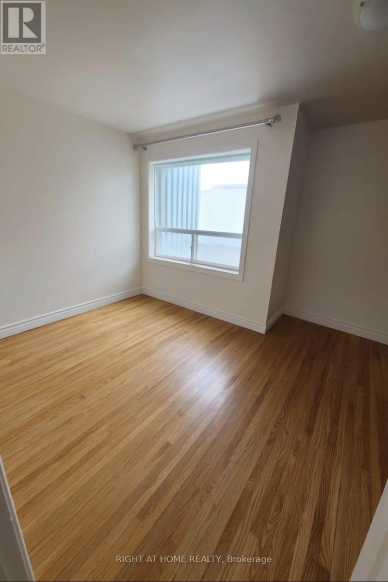 22 - 21 Lexington Avenue, Toronto, Ontario  M9V 2G4 - Photo 4 - W12662706