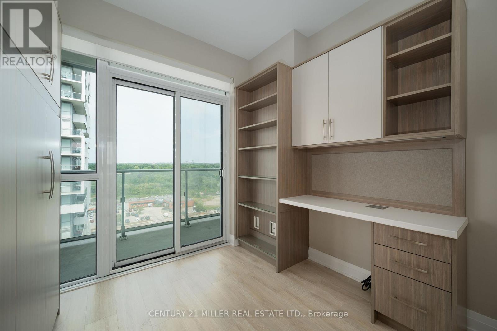 1103 - 55 Speers Road, Oakville, Ontario  L6K 0H9 - Photo 12 - W12662716