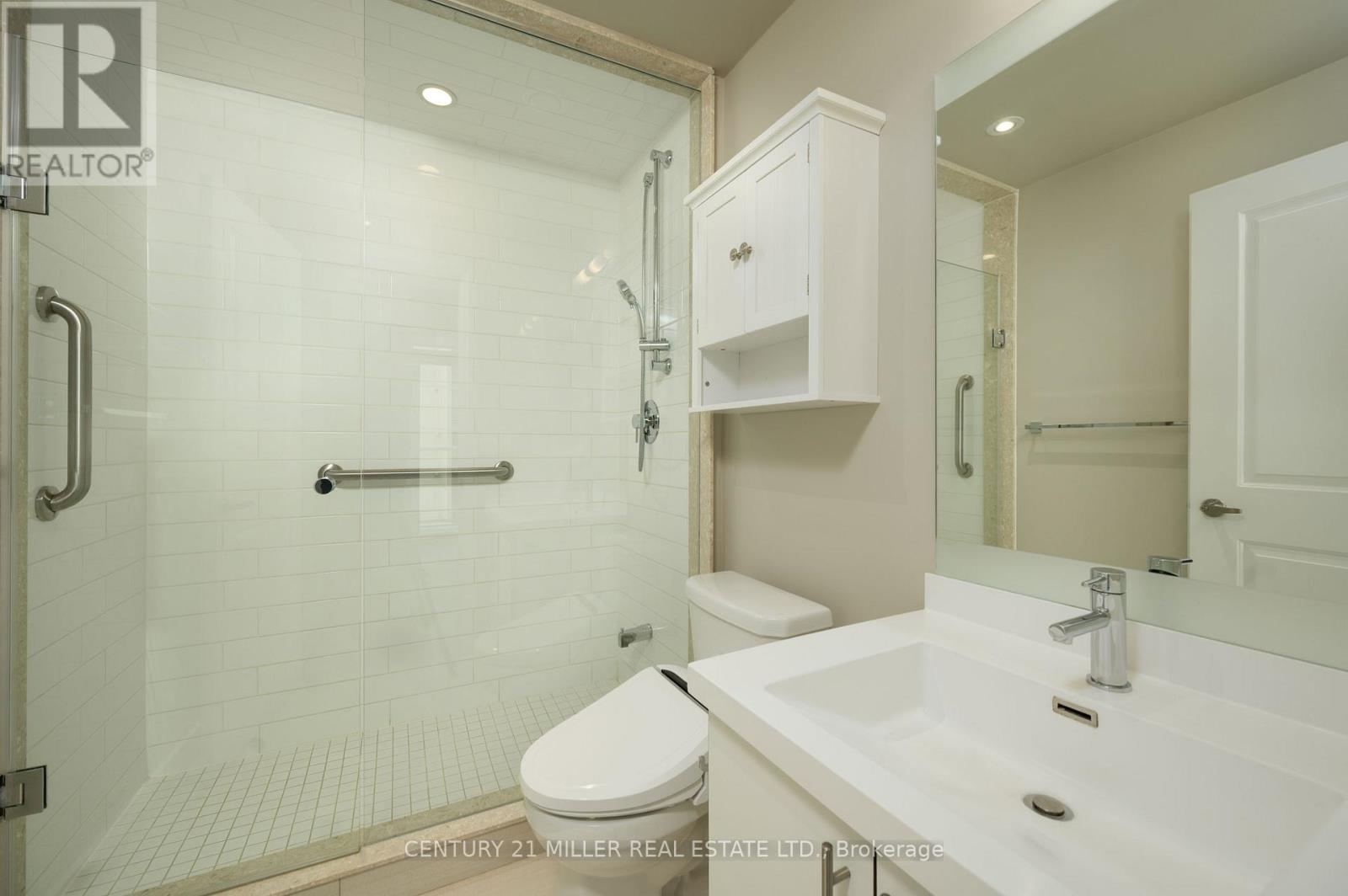 1103 - 55 Speers Road, Oakville, Ontario  L6K 0H9 - Photo 9 - W12662716