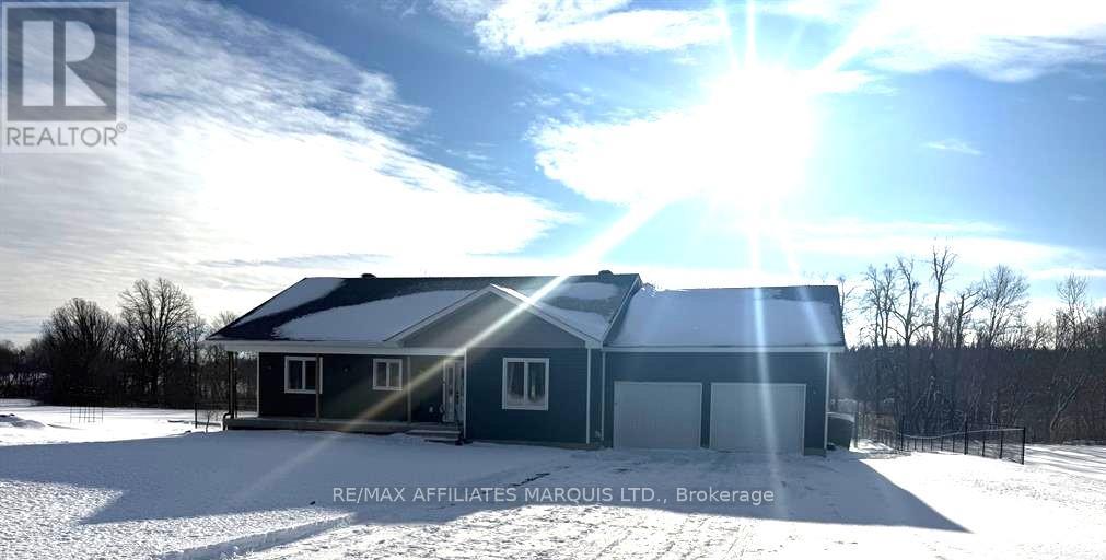 16980 Valade Road, South Stormont, Ontario  K0C 2A0 - Photo 1 - X12659202