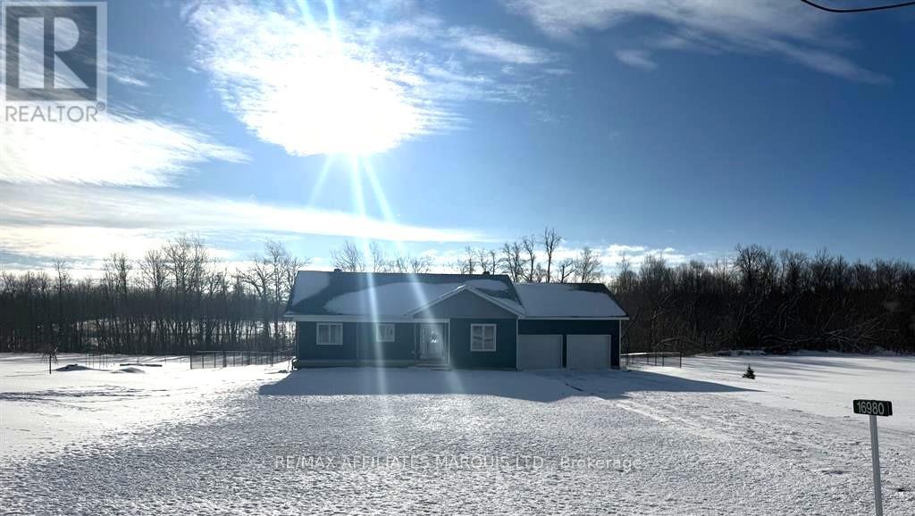 16980 Valade Road, South Stormont, Ontario  K0C 2A0 - Photo 2 - X12659202