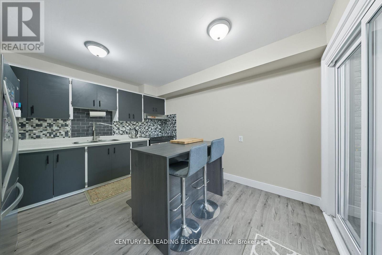 416 Scottsdale Drive, Guelph, Ontario  N1G 2Z8 - Photo 6 - X12662704
