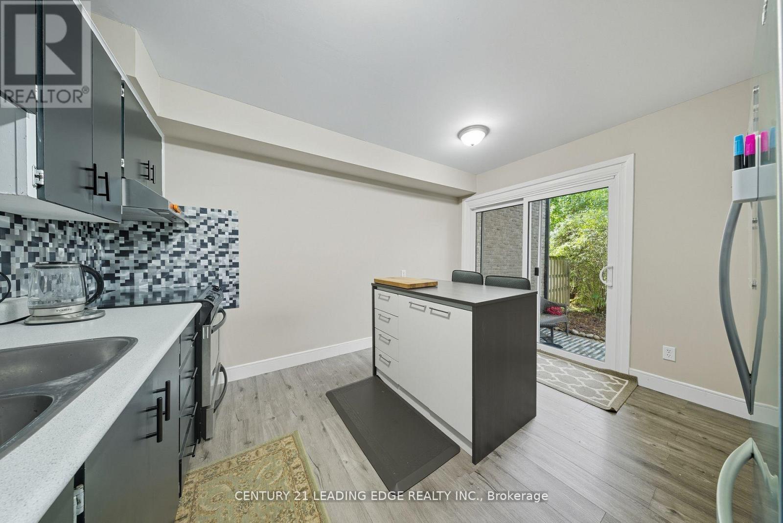 416 Scottsdale Drive, Guelph, Ontario  N1G 2Z8 - Photo 8 - X12662704