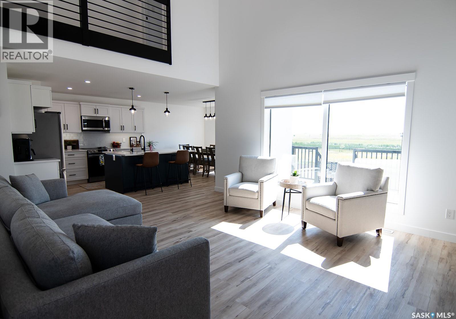 5245 Green Quartz Bay, Regina, Saskatchewan  S4V 3T1 - Photo 3 - SK026173