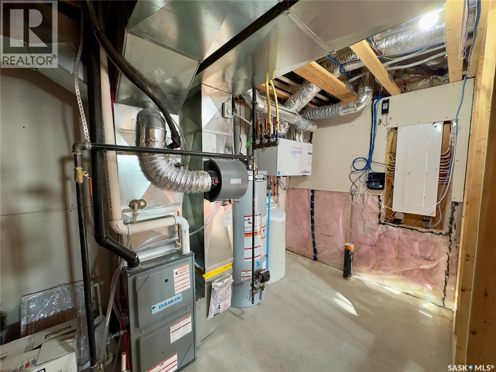 5245 Green Quartz Bay, Regina, Saskatchewan  S4V 3T1 - Photo 30 - SK026173