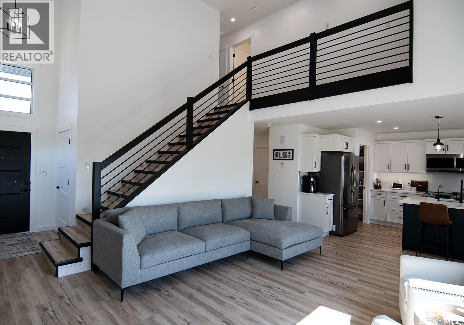 5245 Green Quartz Bay, Regina, Saskatchewan  S4V 3T1 - Photo 4 - SK026173