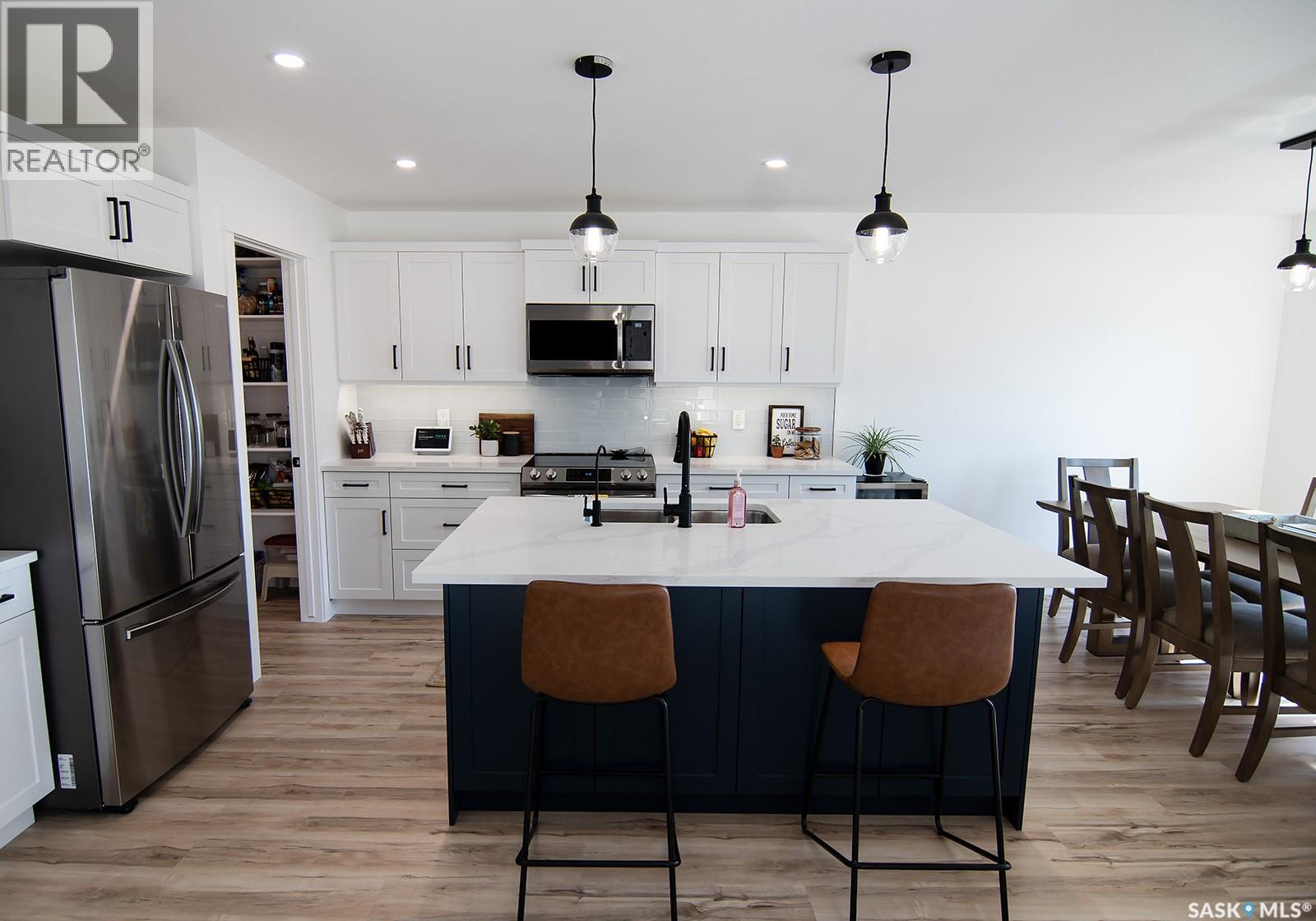 5245 Green Quartz Bay, Regina, Saskatchewan  S4V 3T1 - Photo 7 - SK026173