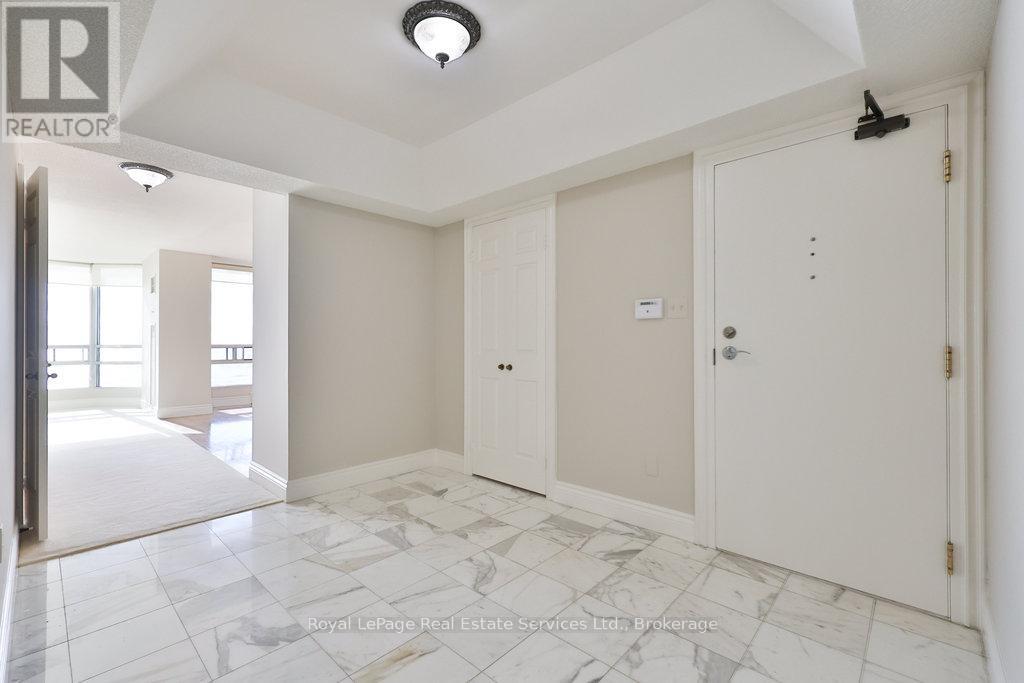 607 - 2170 Marine Drive, Oakville, Ontario  L6L 5V1 - Photo 5 - W12662784