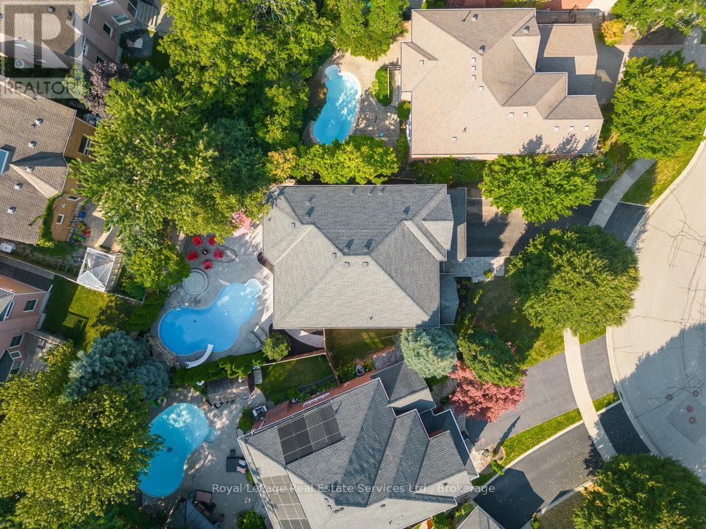 1688 Glenvista Drive, Oakville, Ontario  L6H 6K6 - Photo 37 - W12662832