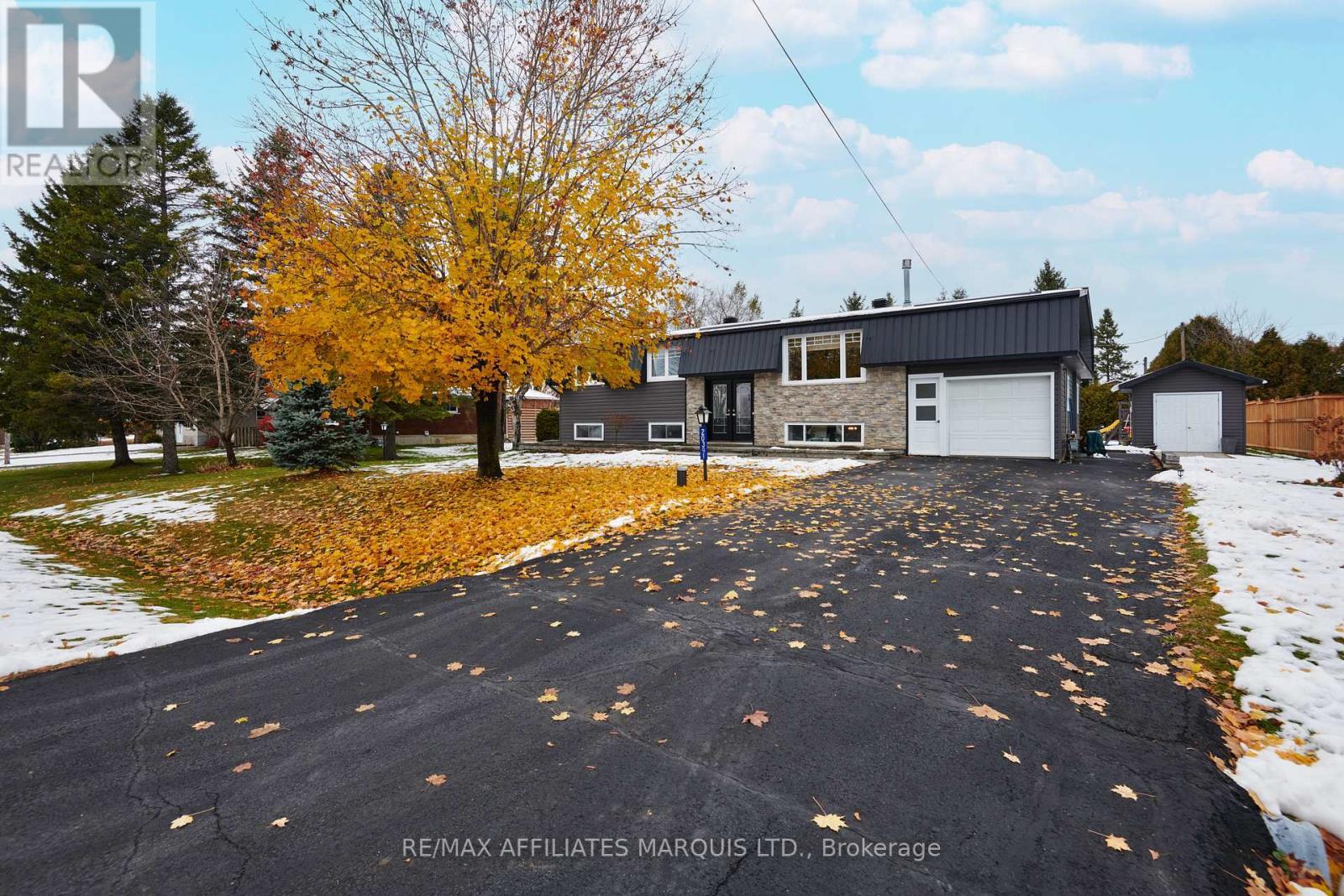20391 Park Crescent, South Glengarry, Ontario  K0C 1L0 - Photo 2 - X12662812