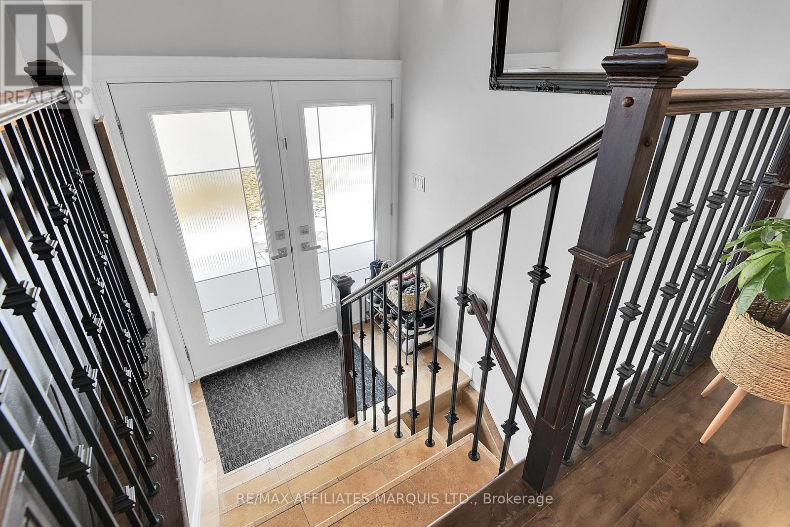 20391 Park Crescent, South Glengarry, Ontario  K0C 1L0 - Photo 4 - X12662812