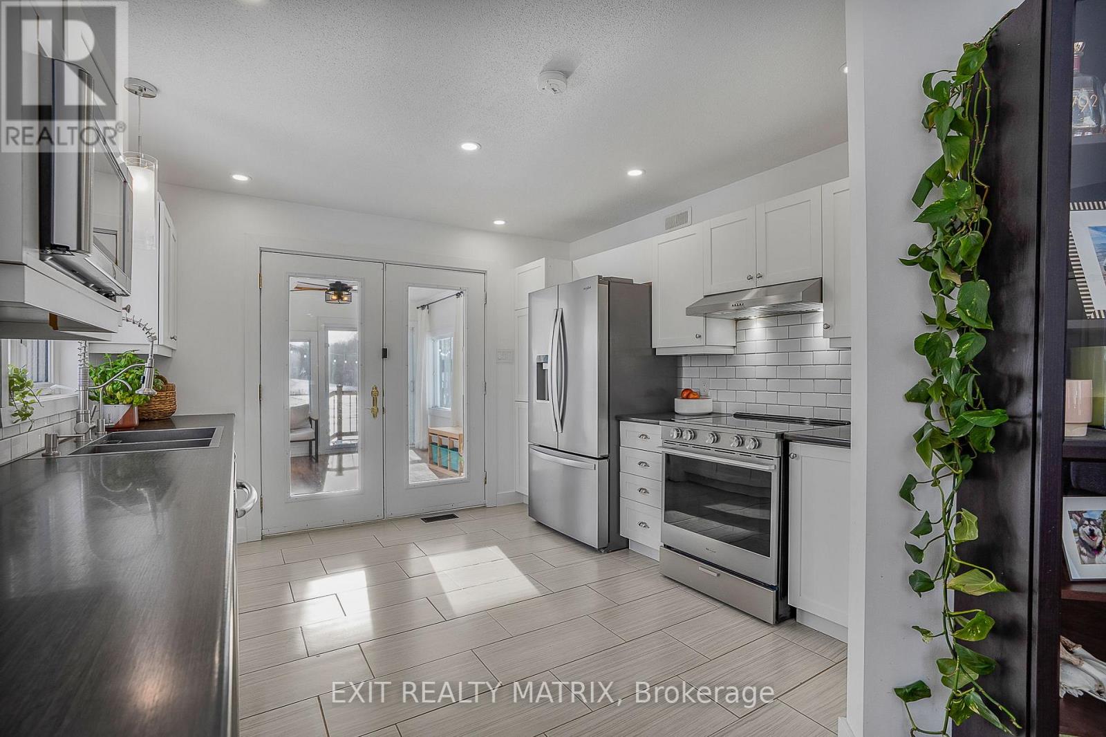 1540 Sandy Hill Road, Champlain, Ontario  K6A 2R2 - Photo 11 - X12662924