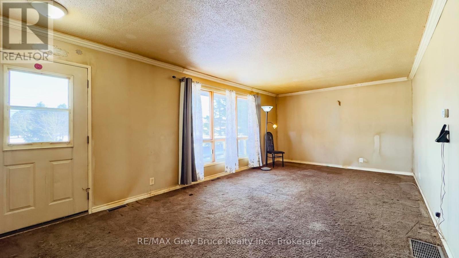 276 West Street, Georgian Bluffs, Ontario  N4K 5N7 - Photo 7 - X12662830