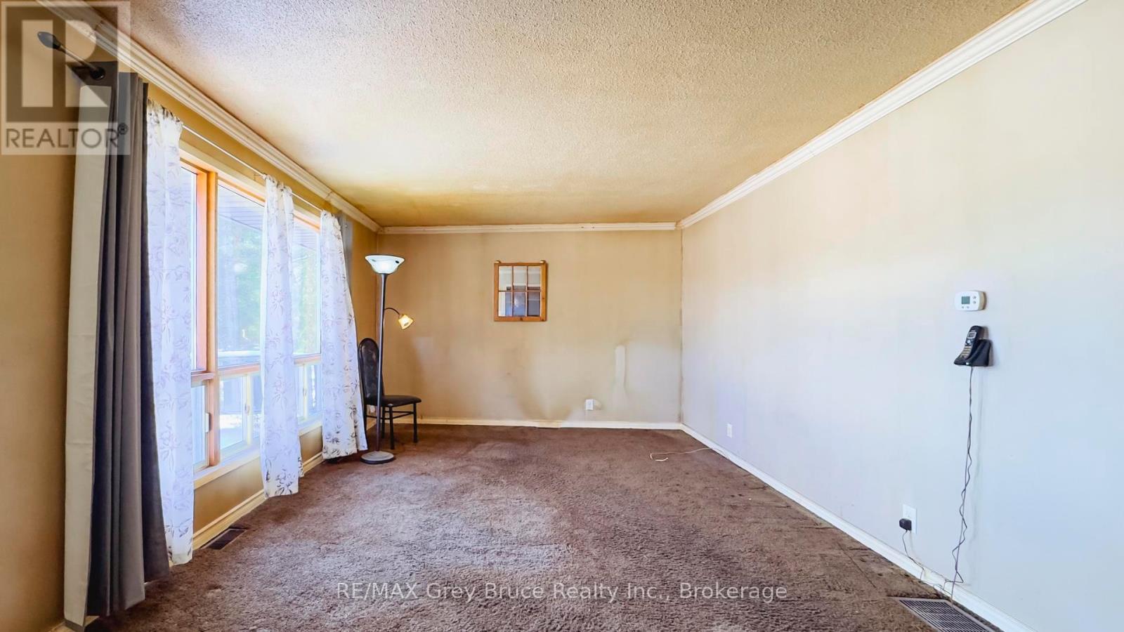 276 West Street, Georgian Bluffs, Ontario  N4K 5N7 - Photo 8 - X12662830