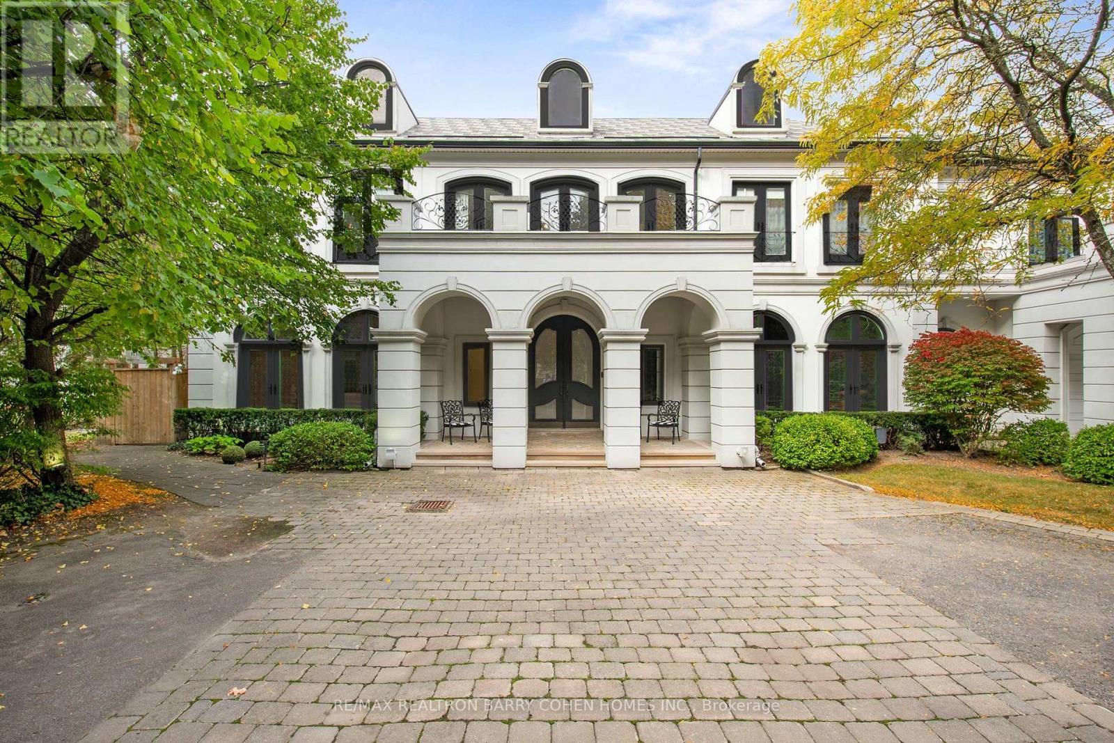 180 Sandringham Drive, Toronto, Ontario  M3H 1E3 - Photo 4 - C12476043