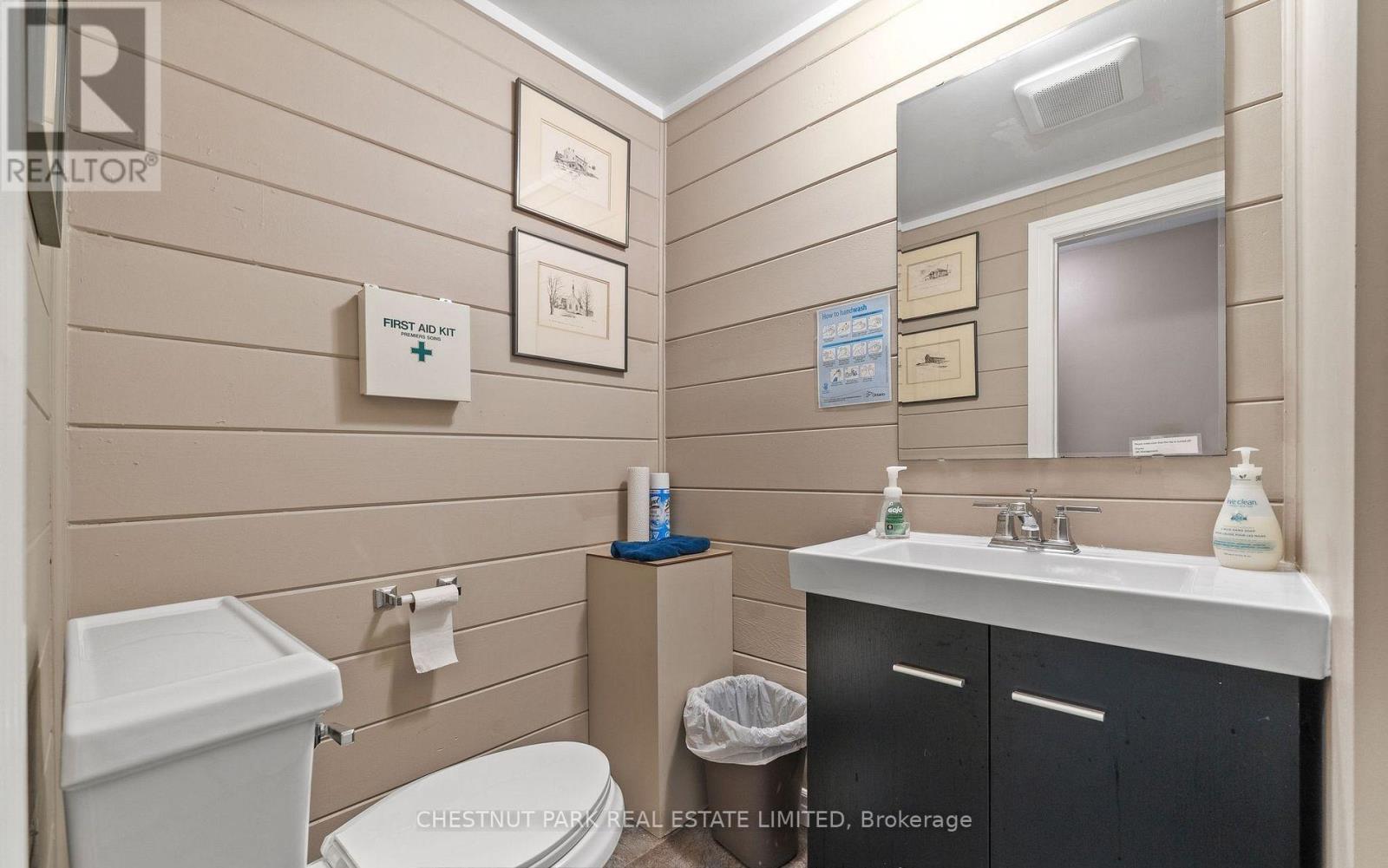 13360 Loyalist Parkway, Prince Edward County (Hallowell Ward), Ontario  K0K 2T0 - Photo 21 - X12662730