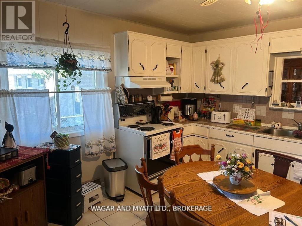 172 Richard Street, Greater Napanee, Ontario  K7R 2T6 - Photo 2 - X12662862