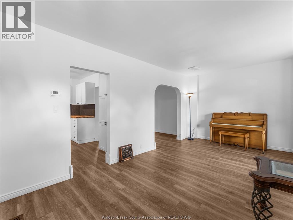 1133 Moy Avenue, Windsor, Ontario  N9A 2P4 - Photo 3 - 26000181