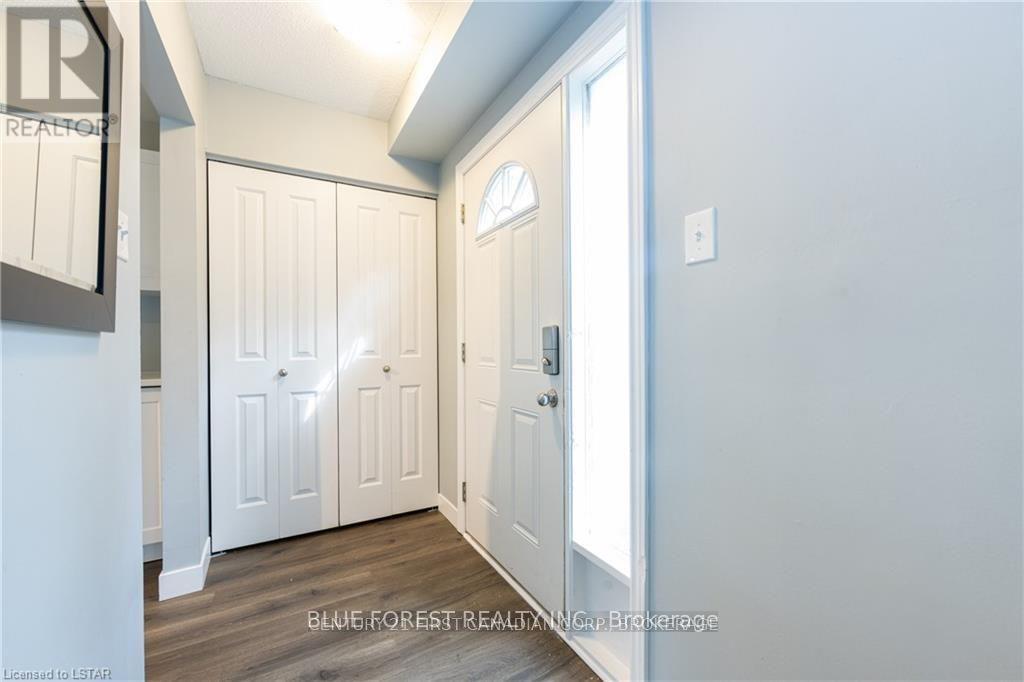 106 - 70 Fiddlers Green Road, London North, Ontario  N6H 4R4 - Photo 3 - X12662738