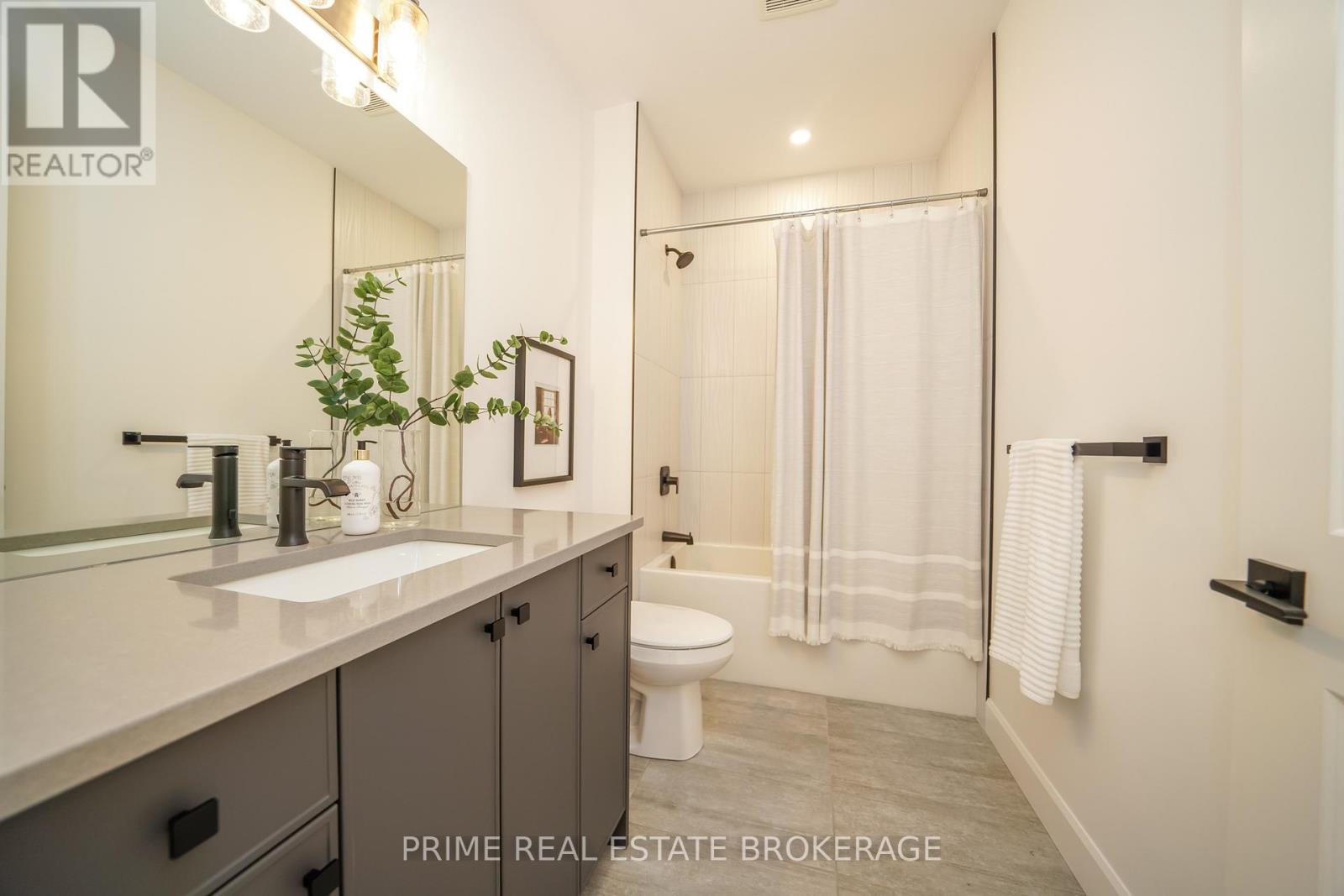 55 - 2 Coastal Crescent, Lambton Shores, Ontario  N0M 1T0 - Photo 27 - X12662896