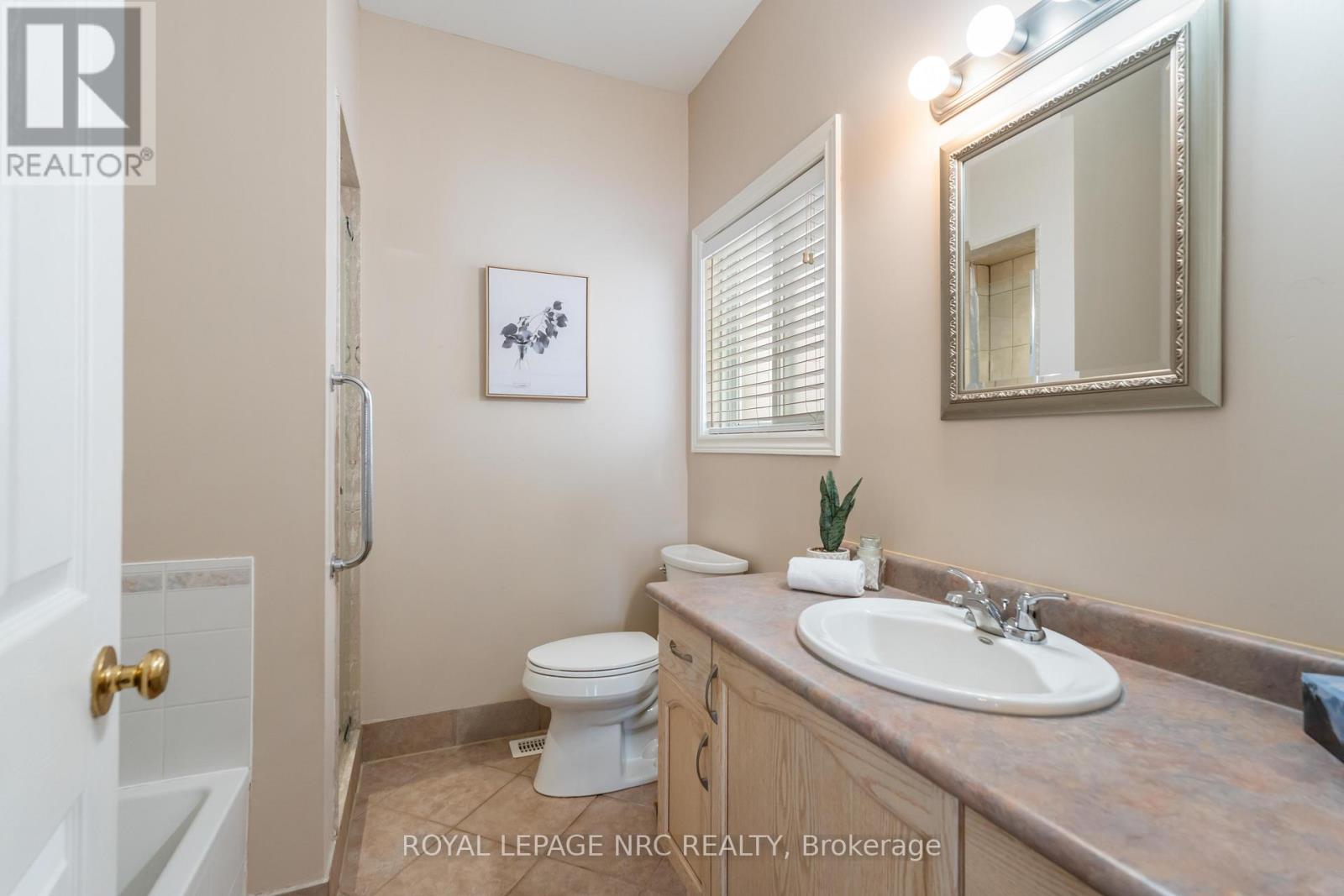 4114 Highland Park Drive, Lincoln, Ontario  L3J 0L7 - Photo 22 - X12537442