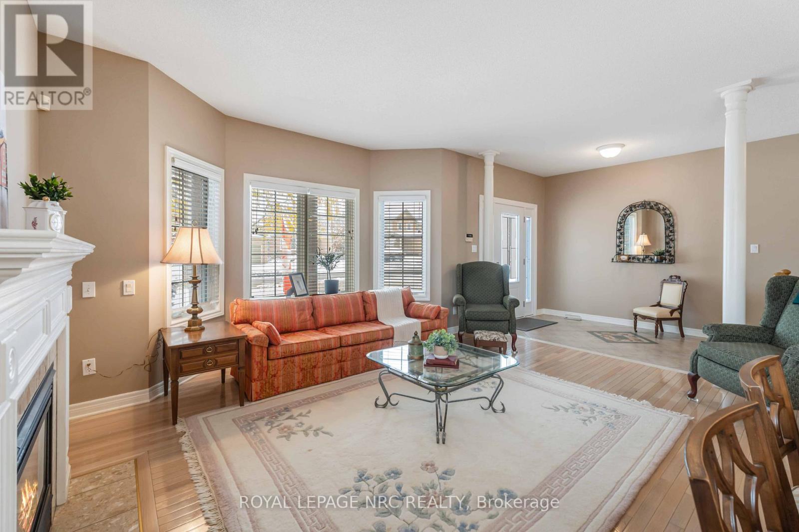 4114 Highland Park Drive, Lincoln, Ontario  L3J 0L7 - Photo 5 - X12537442