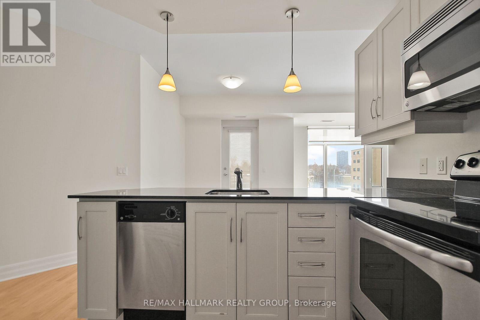 402 - 75 Cleary Avenue, Ottawa, Ontario  K2A 1R8 - Photo 11 - X12662822