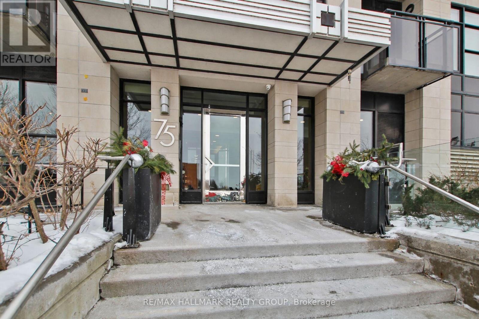 402 - 75 Cleary Avenue, Ottawa, Ontario  K2A 1R8 - Photo 2 - X12662822