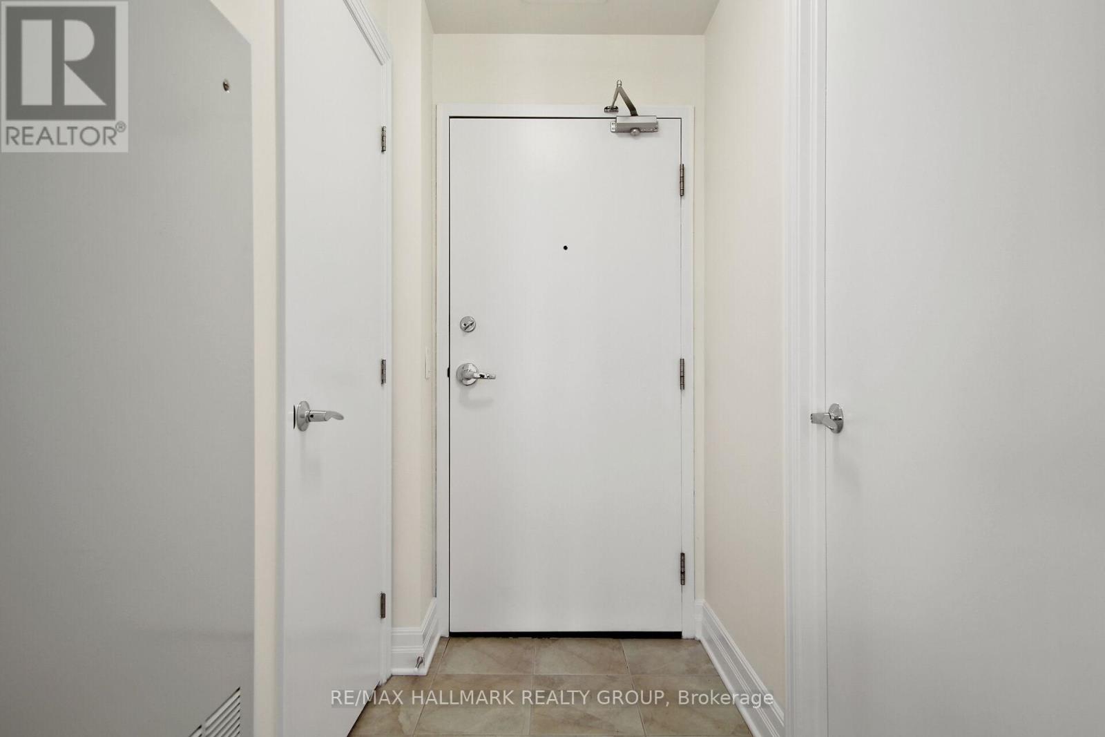 402 - 75 Cleary Avenue, Ottawa, Ontario  K2A 1R8 - Photo 5 - X12662822