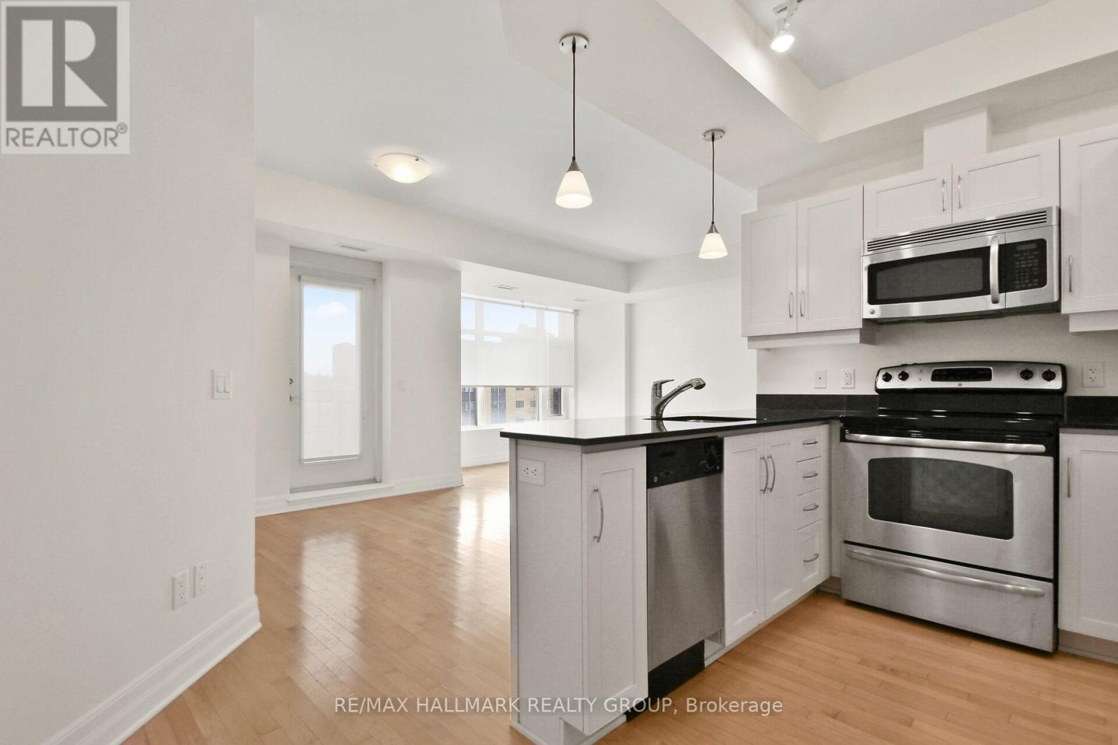 402 - 75 Cleary Avenue, Ottawa, Ontario  K2A 1R8 - Photo 6 - X12662822