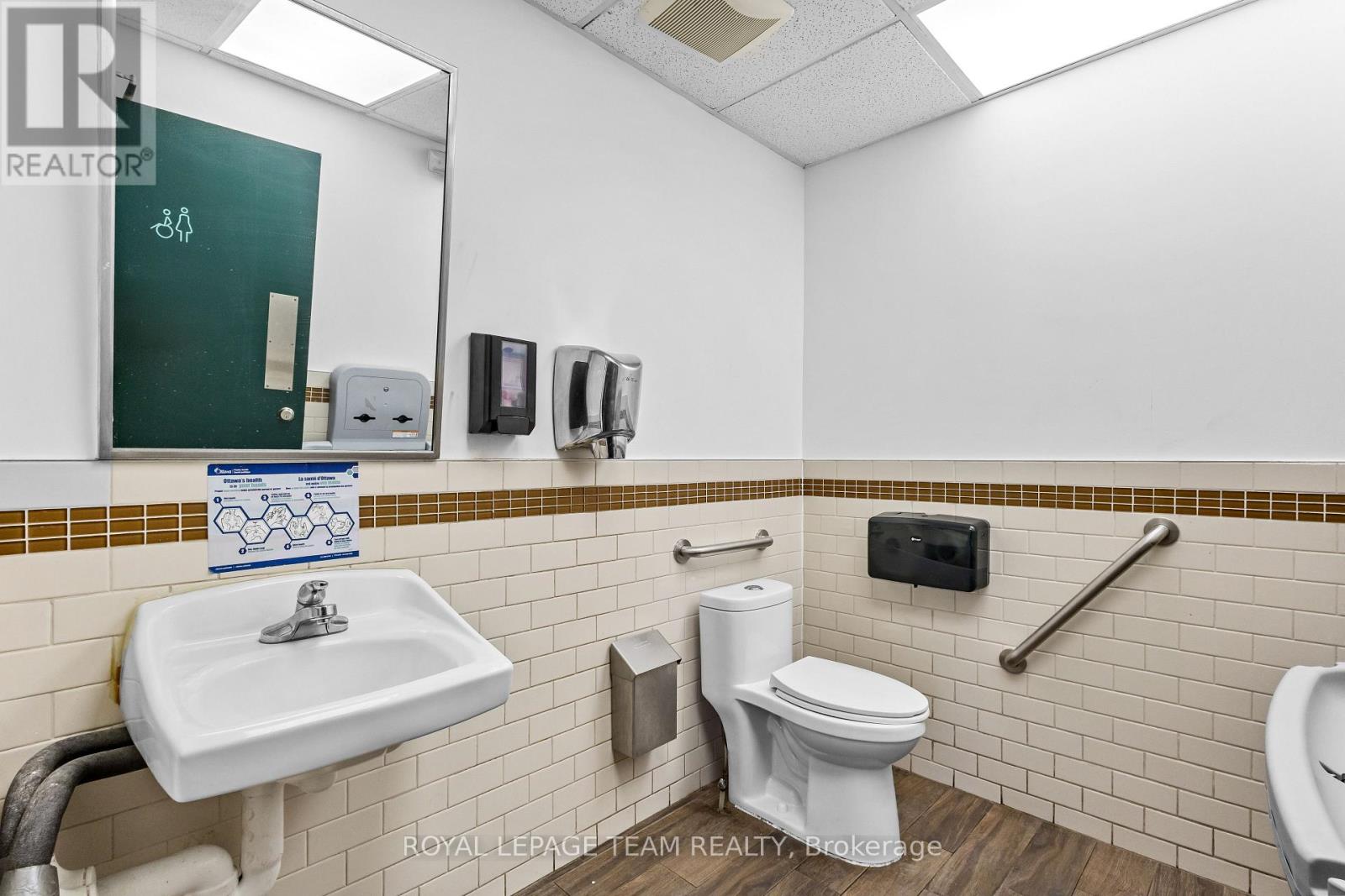 1385 Baseline Road, Ottawa, Ontario  K2C 3G1 - Photo 15 - X12662918