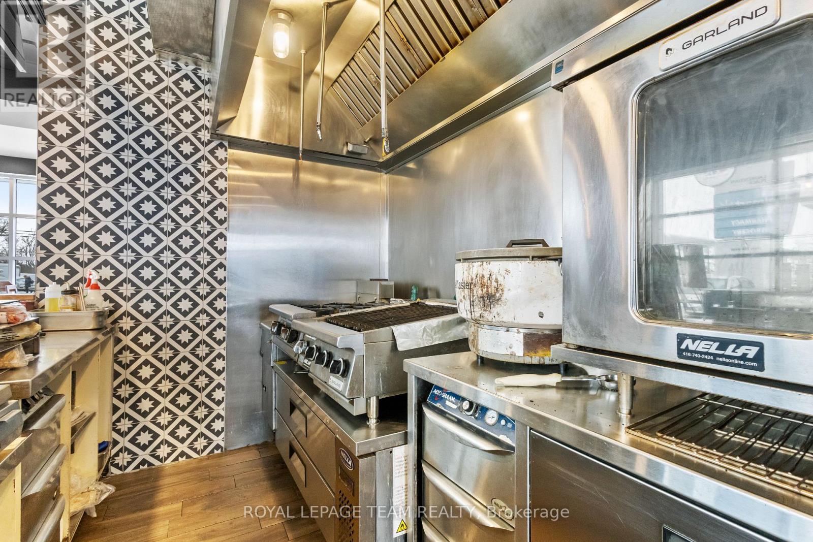 1385 Baseline Road, Ottawa, Ontario  K2C 3G1 - Photo 23 - X12662918