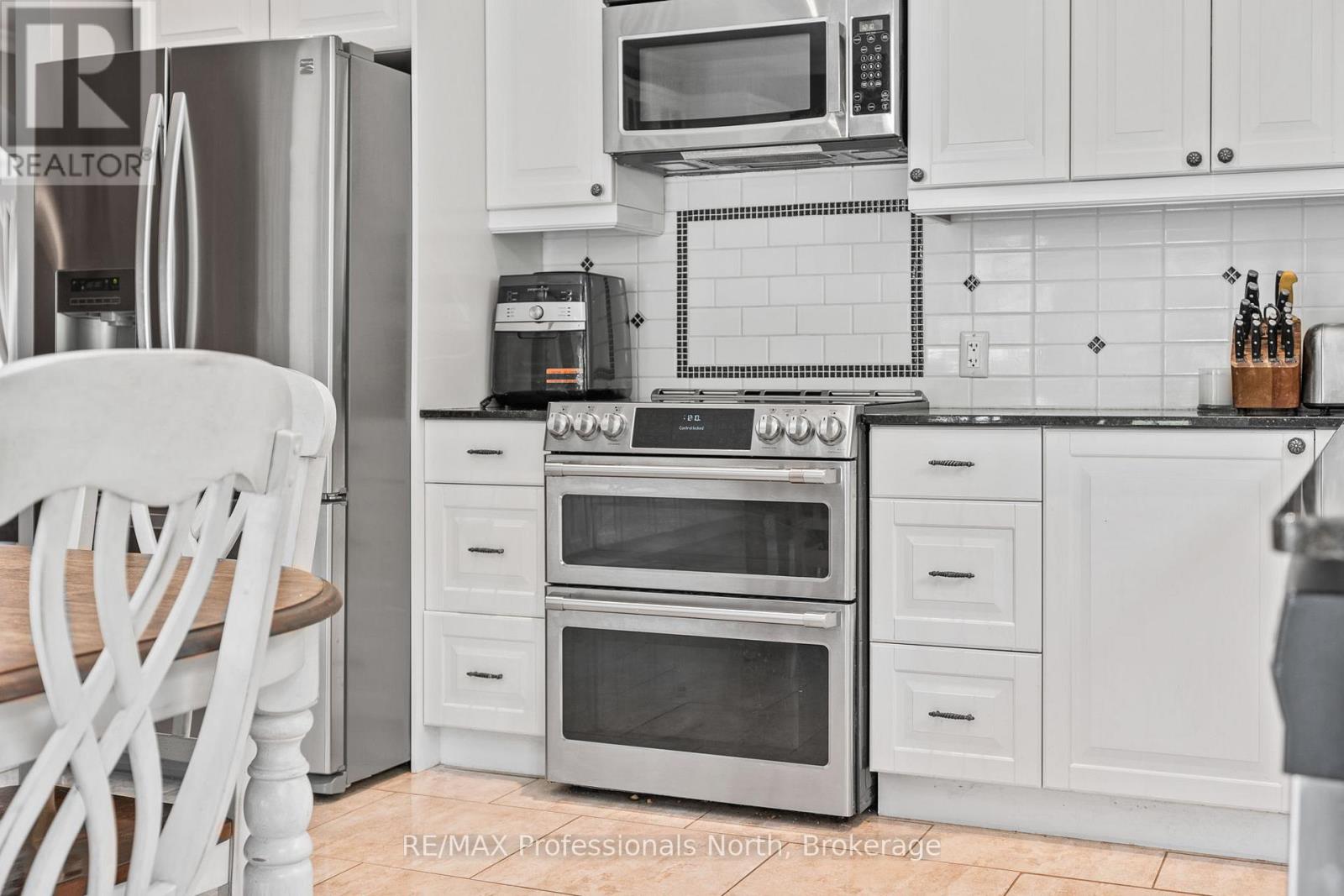 3981 Deep Bay Road, Minden Hills, Ontario K0M 2K0 - Photo 12 - X12662866