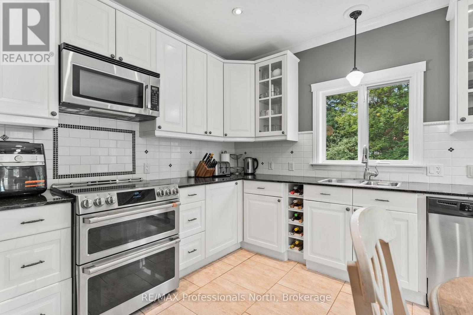 3981 Deep Bay Road, Minden Hills, Ontario K0M 2K0 - Photo 11 - X12662866