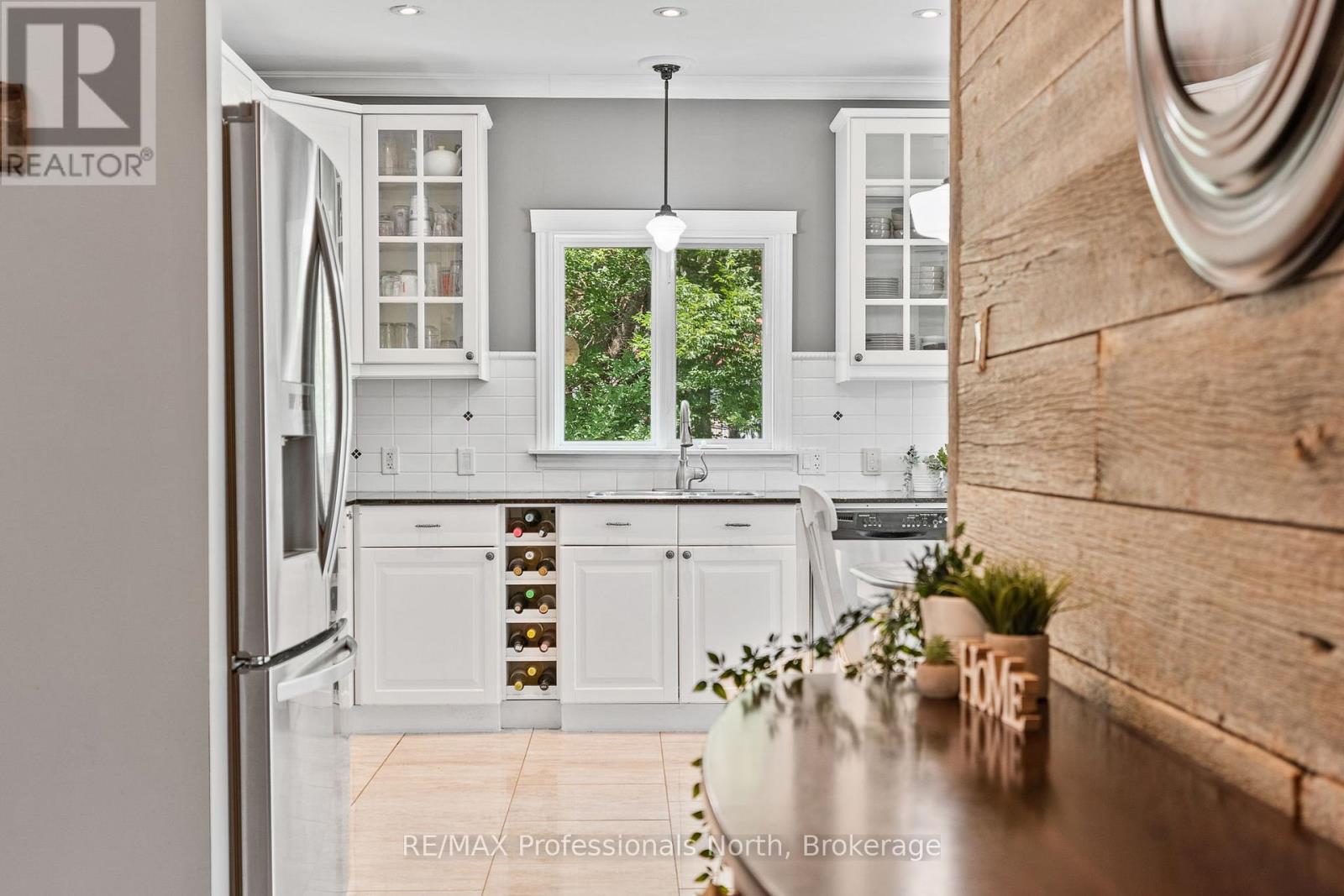 3981 Deep Bay Road, Minden Hills, Ontario K0M 2K0 - Photo 9 - X12662866