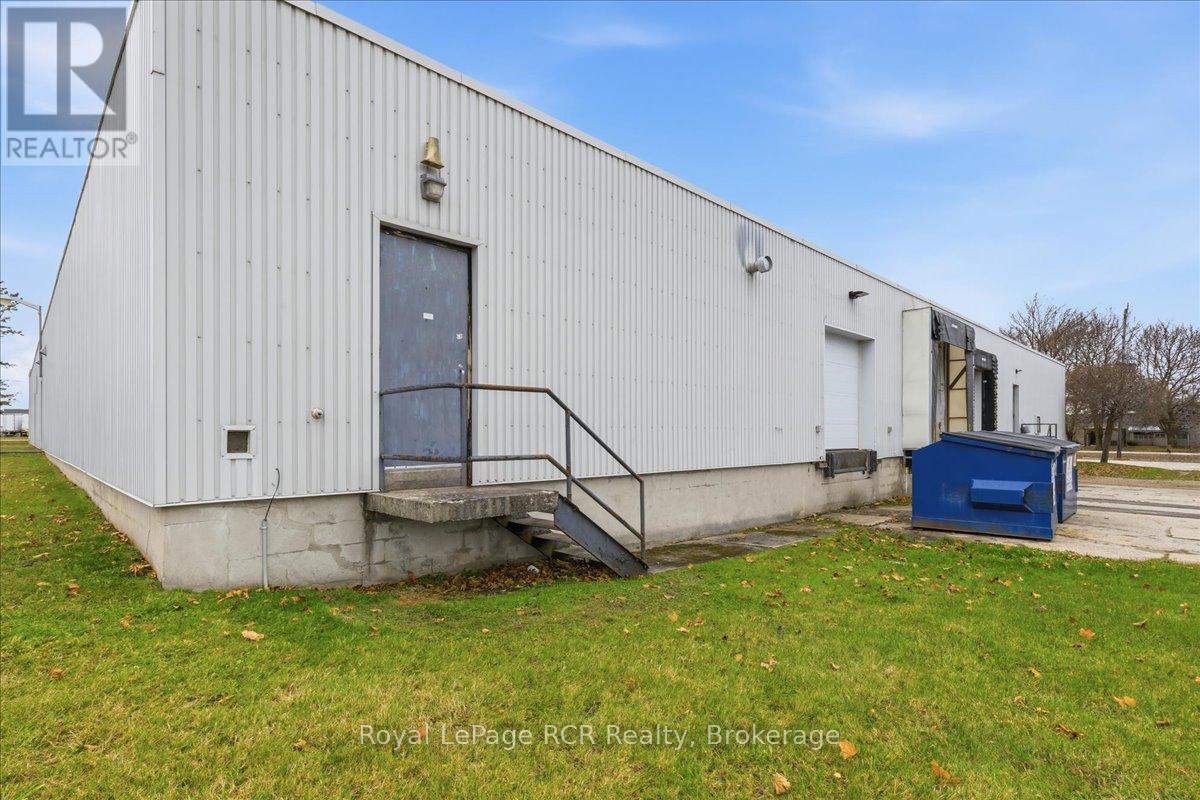 360 Perth Street, Wellington North, Ontario N0G 2L1 - Photo 7 - X12662916