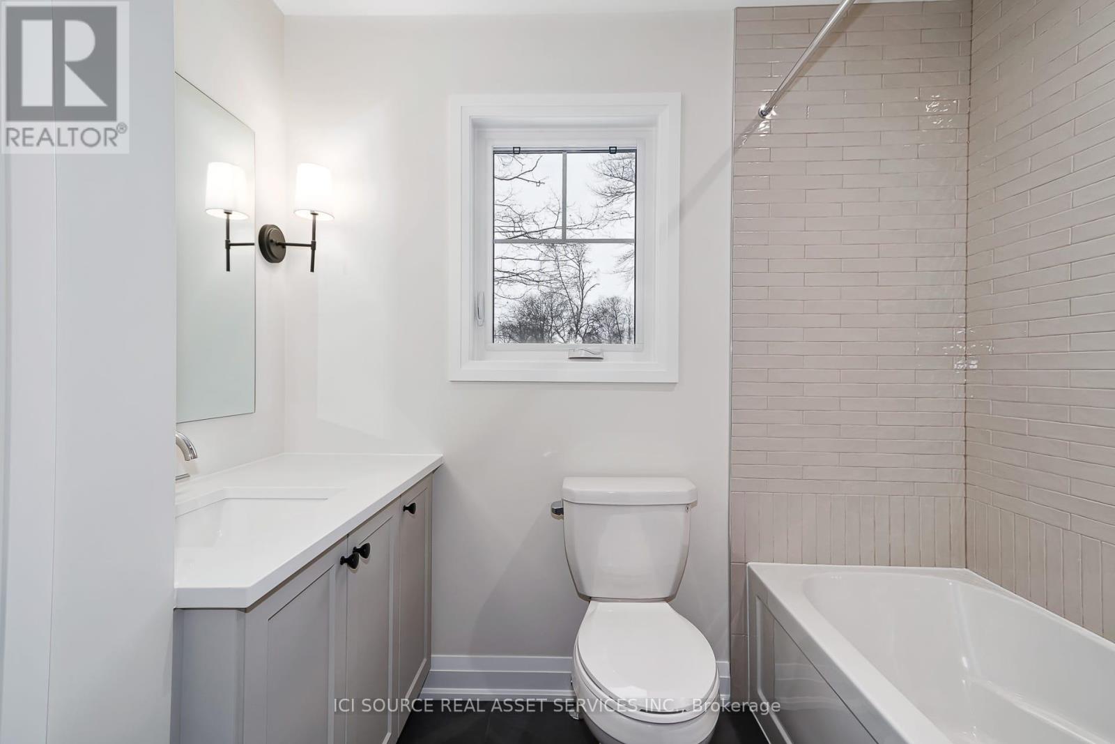 10 Frederick Drive, Wasaga Beach, Ontario  L9Z 1P1 - Photo 13 - S12647490