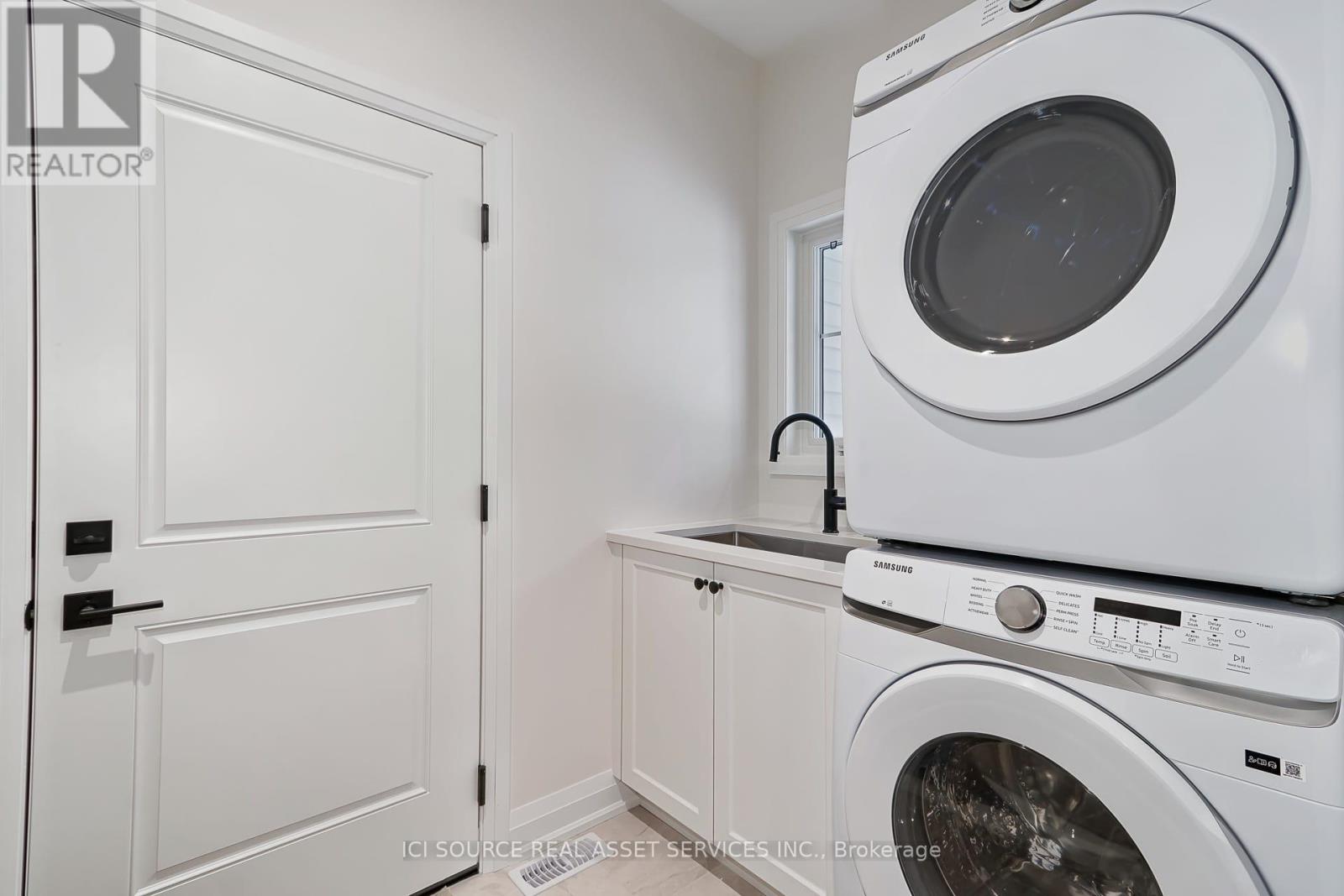 10 Frederick Drive, Wasaga Beach, Ontario  L9Z 1P1 - Photo 9 - S12647490