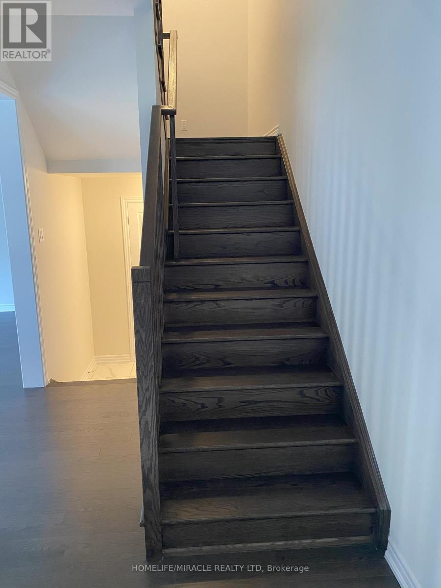 48 Prudhoe Terrace, Barrie, Ontario  L9J 0W2 - Photo 12 - S12659798